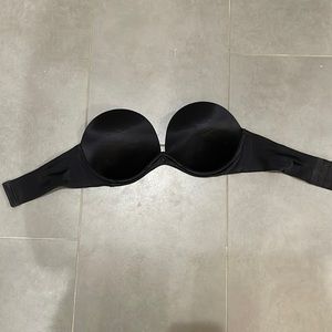 Victoria’s Secret strapless black bra, 34D white new.